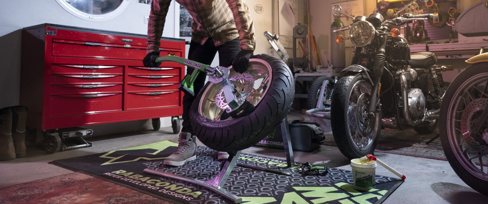 Replacing_your_own_motorcycle_tire_Rabaconda-front_3_0faf7f0f-87b5-4911-939d-f2efd9e4cdb0.jpg