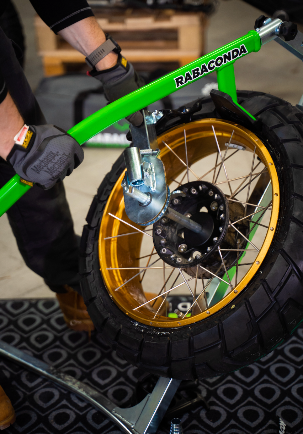 Replacing your own motorcycle tire Rabaconda