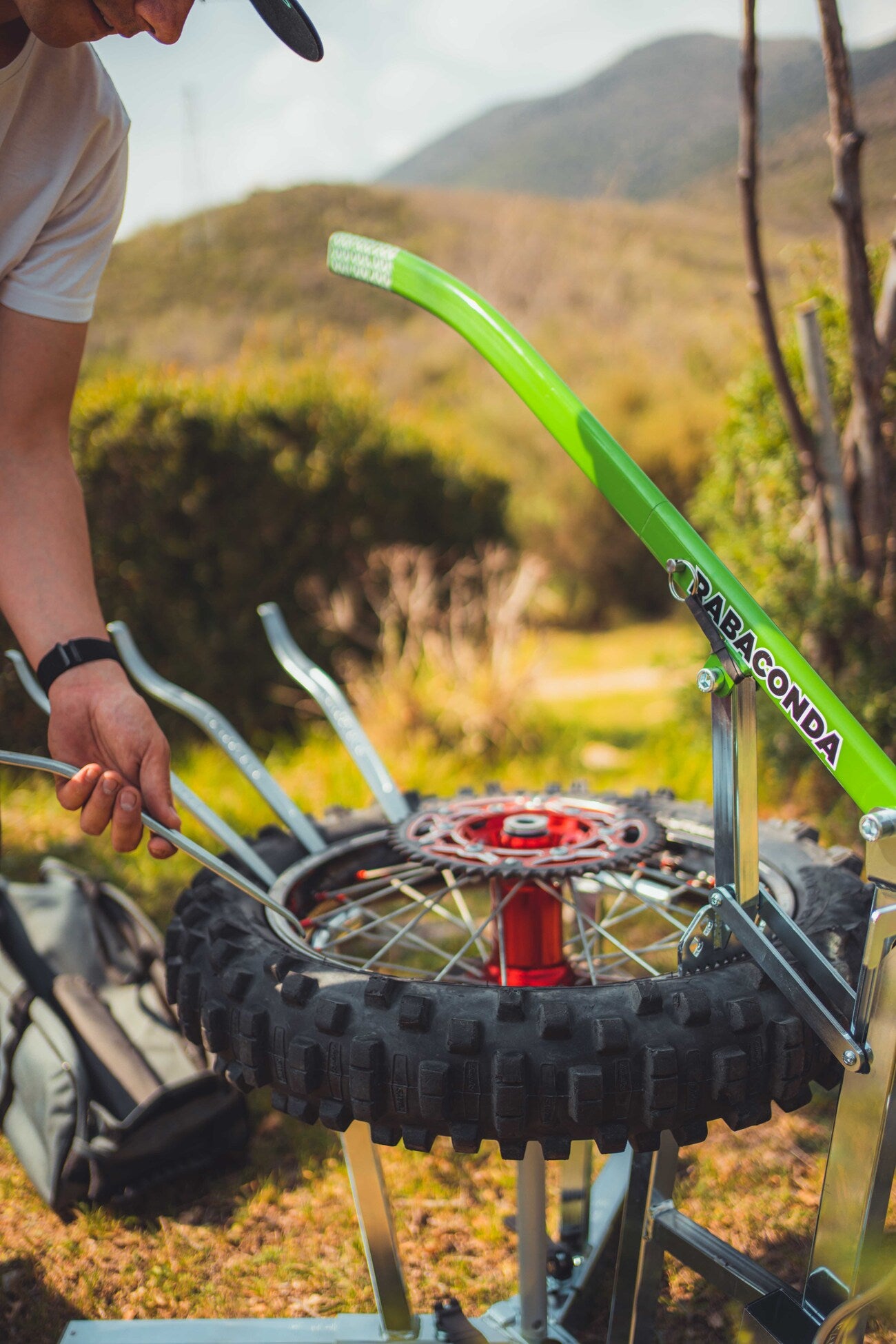 rabaconda_dirt_bike_tire_changer_2.jpg